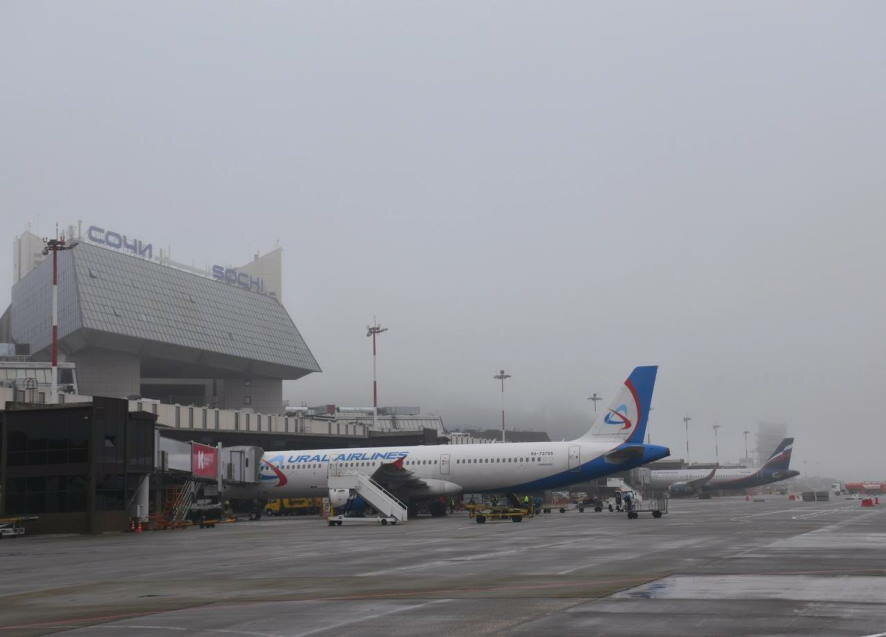 В Сочи задерживается вылет 18 рейсов из-за тумана