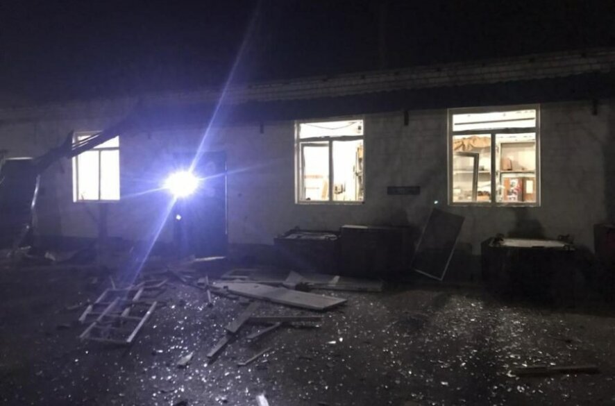 В результате украинской атаки пострадал покупатель магазина в Джанкое: 33-летний мужчина закрыл от осколков свою дочь
