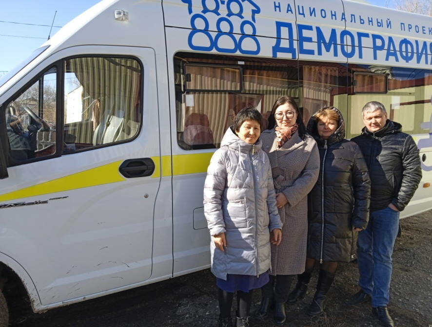 «Мобильные бригады» повышают доступность получения медицинских и социальных услуг в Саратовской области