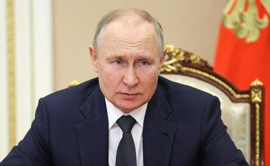 Владимир Путин поручил создать комиссию для ликвидации последствий диверсии на Каховской ГЭС