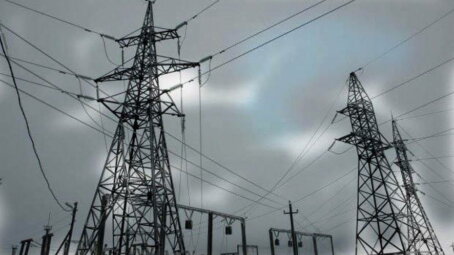 В Саратовской области в отдельных населенных пунктах наблюдаются перебои с электроснабжением