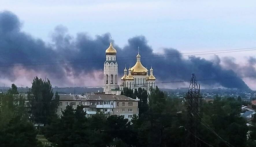 Новая Каховка сегодня снова попала под огонь