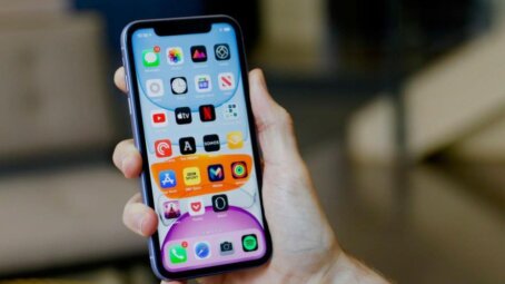 Apple без предупреждений в одностороннем порядке удалила приложения VK