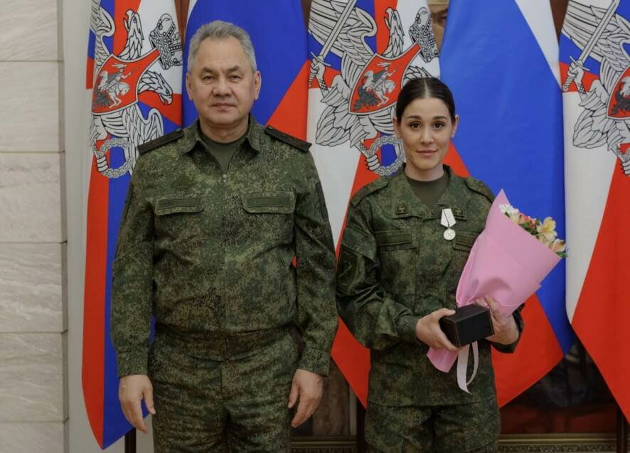 Сергей Шойгу поблагодарил военнослужащих за самоотверженность, героизм и образцовое выполнение задач в зоне СВО