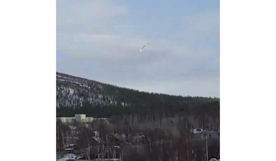 МиГ-31 загорелся в воздухе и упал в Мурманской области