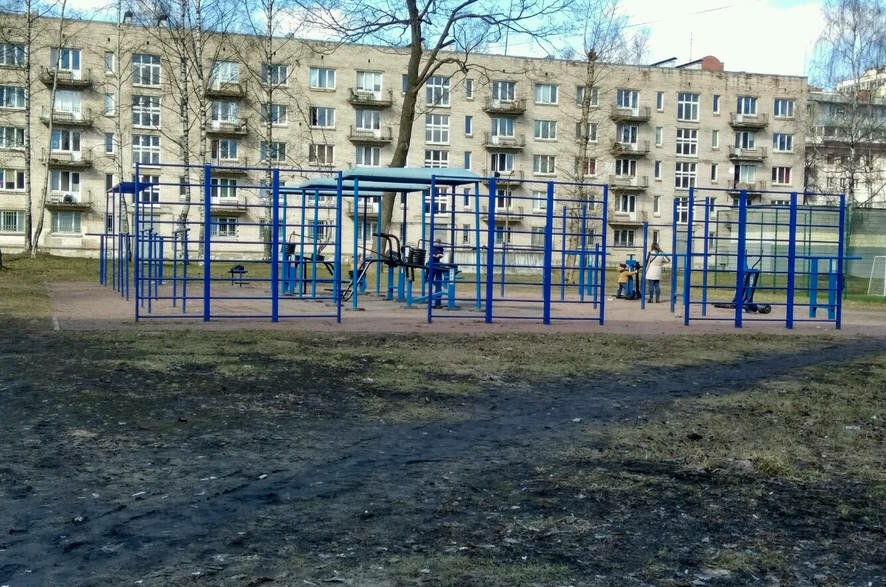 Губернатор Саратовской области Роман Бусаргин поручил проверить состояние игровых площадок на территории региона и при необходимости провести ремонт