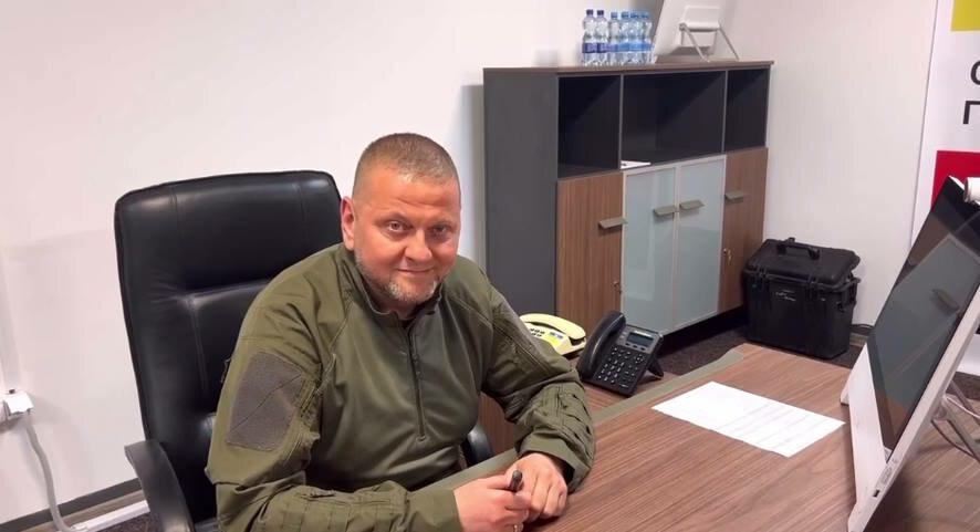 Главком ВСУ жив: на Украине показали видео с Залужным