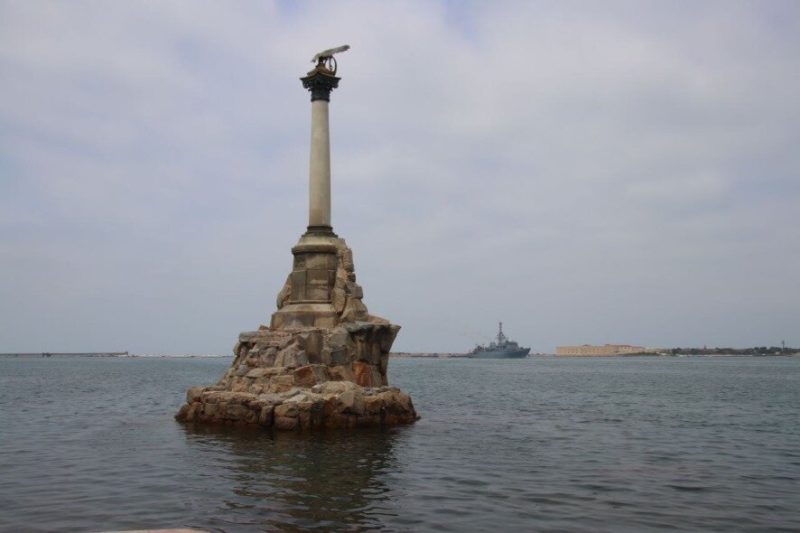 Разведывательный корабль Черноморского флота «Иван Хурс» прибыл в пункт постоянного базирования в Севастополе