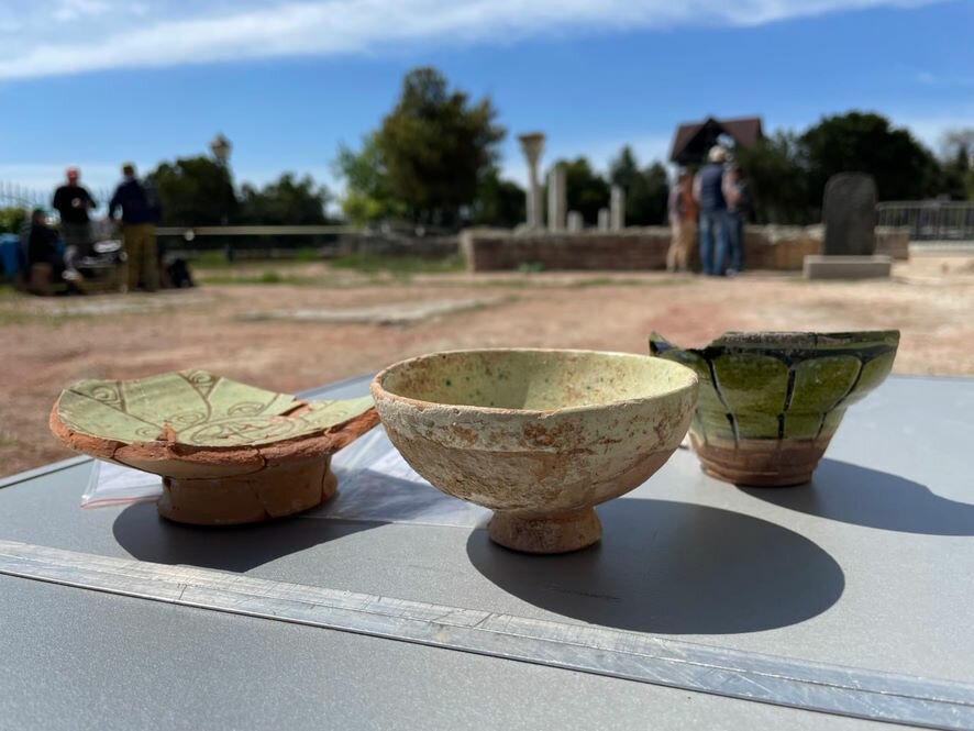 В Херсонесе обнаружены нетронутые могилы, редкие артефакты и остатки древнего храма