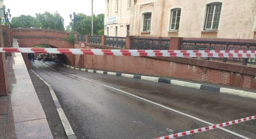 В Воронеже обрушилась часть подпорной стены Каменного моста