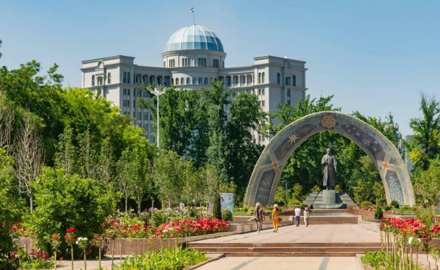 Россиянам стала доступна оплата по QR-коду в Таджикистане