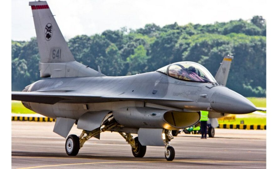 Дания намерена в течение месяца поставить Украине обещанные F-16