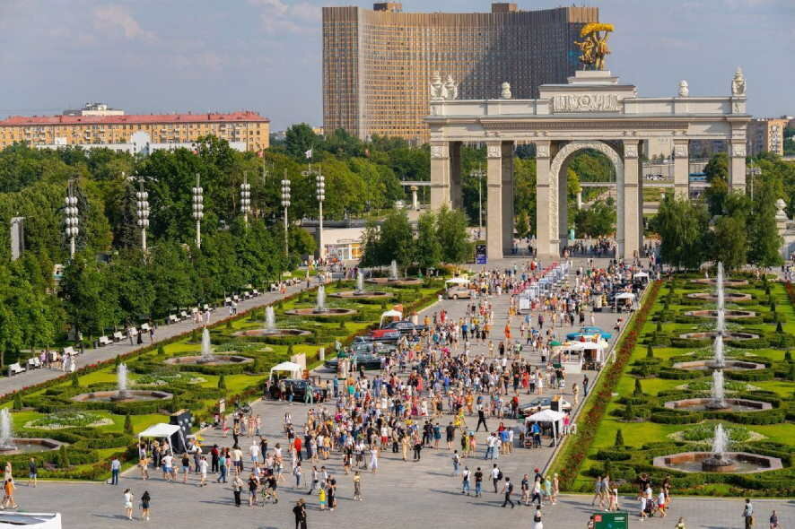 Туристы выбирают Москву: более 7 млн гостей за лето
