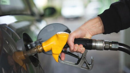Правительство распространило временные ограничения экспорта бензина на производителей нефтепродуктов до 31 июля