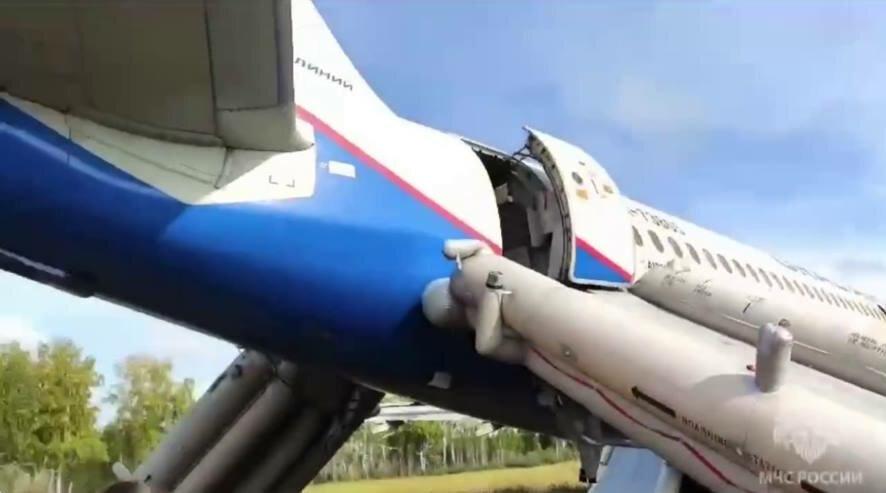 Пилотов «Уральских авиалиний», посадивших А320 в поле под Новосибирском, попросили уволиться