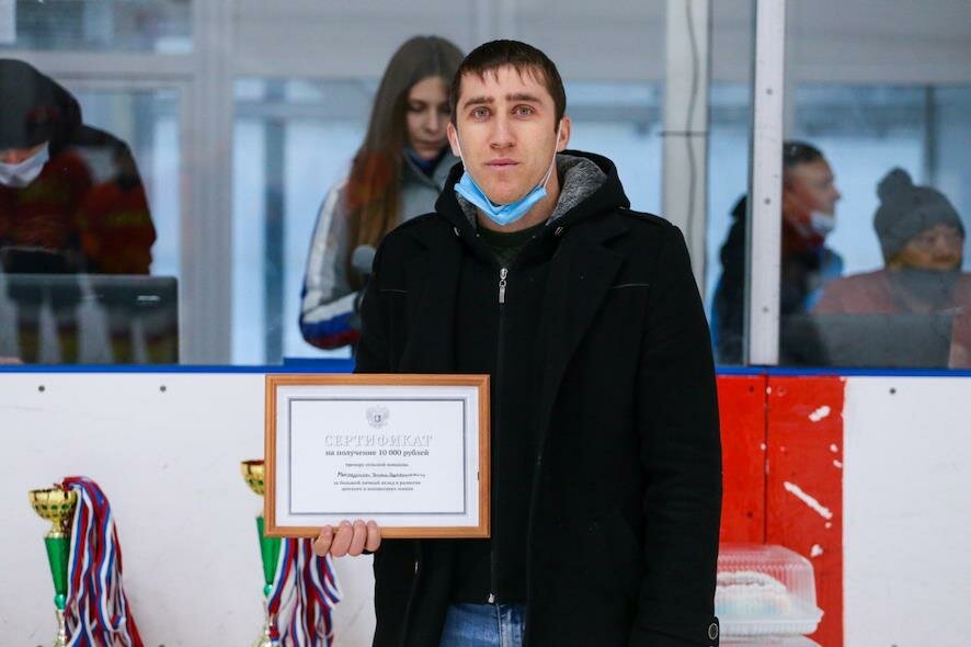 Тренер Телман Магомедалиев: Поддержка команд является огромным стимулом к развитию хоккея в саратовском регионе