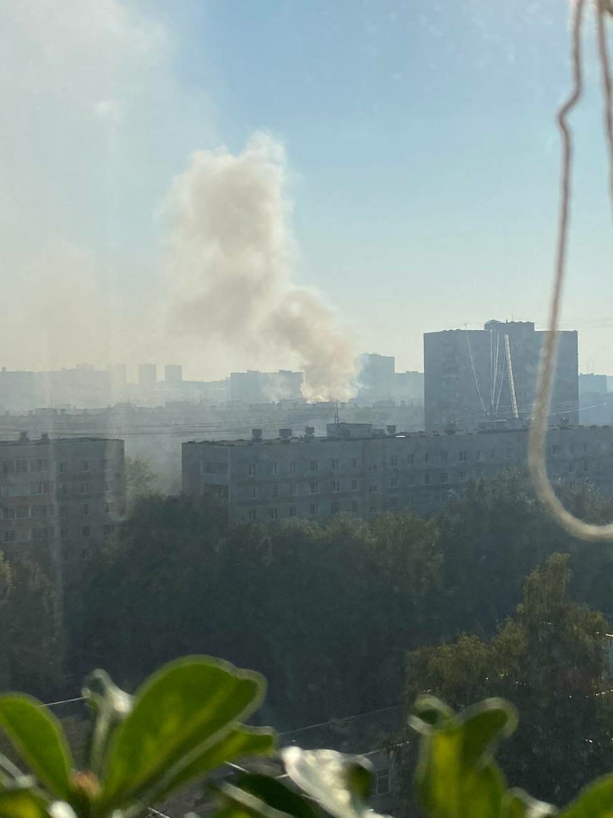 Крупный пожар произошел в квартире на севере Москвы
