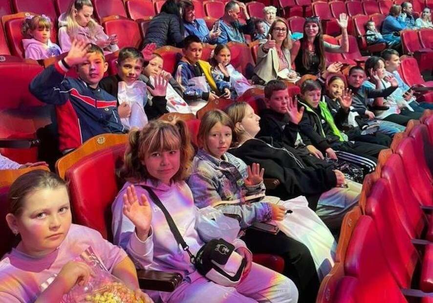 Дети из приемных семей Дергачевского района побывали в саратовском цирке