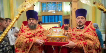 В Саратов прибыл ковчег с мощами покровителя российского воинства Георгия Победоносца