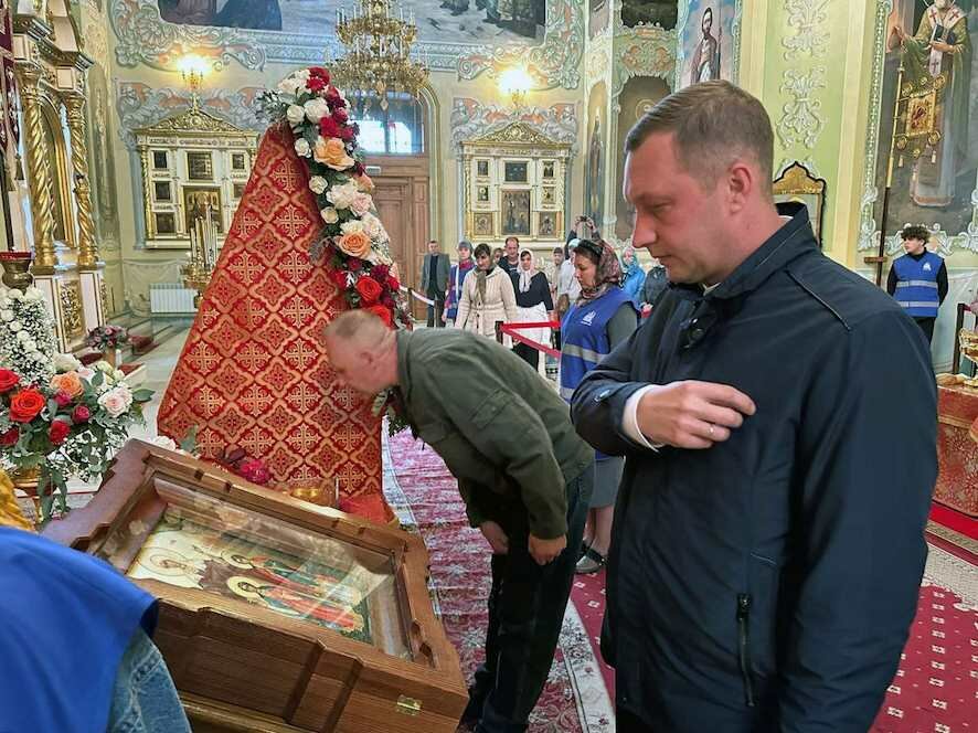 Губернатор саратовского региона посетил Покровский собор, где пребывают мощи великомученика Георгия