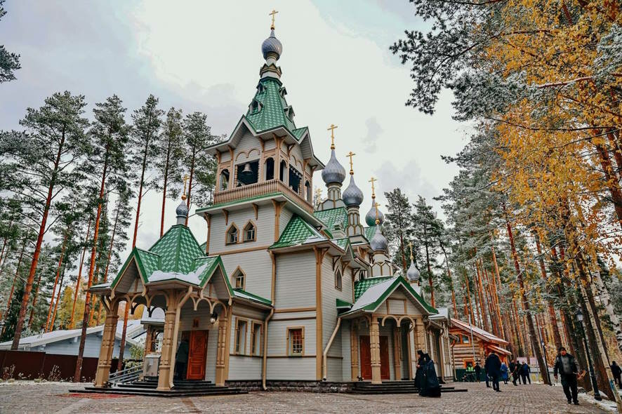 Патриарх Кирилл освятил Храм в поселке Комарово
