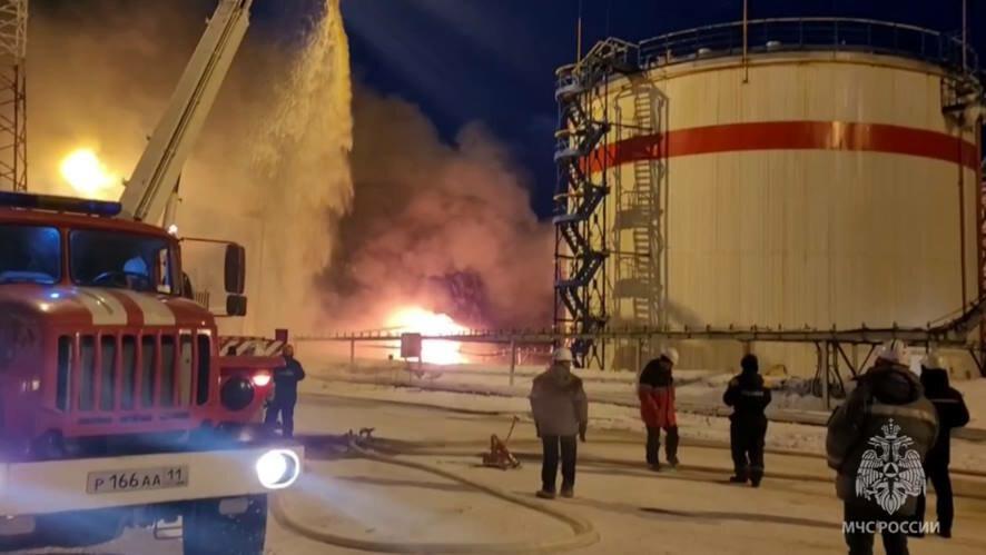 В Коми произошло возгорание резервуара временного содержания нефтепродуктов, есть погибшие