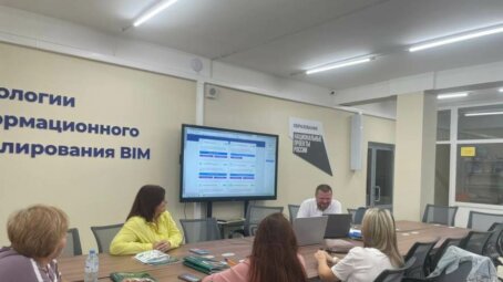 В Саратовской области проходят стажировку преподаватели и мастера производственного обучения со всей России