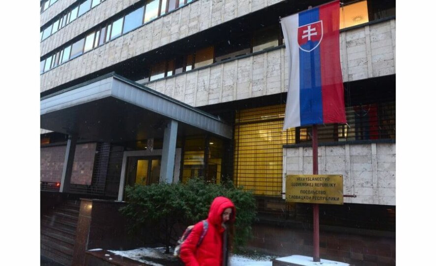 Посольство РФ в Словакии отвергло обвинения о вмешательстве России в выборы в стране