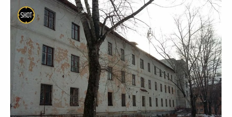Пенсионерка попыталась поджечь военкомат, но ошиблась и чуть не спалила поликлинику в Свердловской области