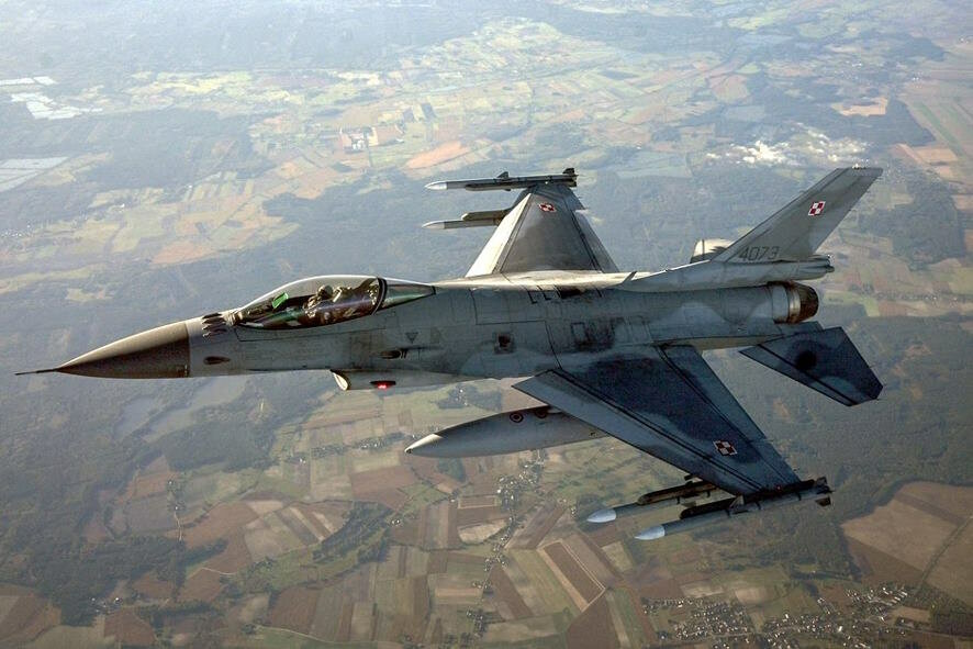 Первые украинские лётчики F-16 будут готовы к лету