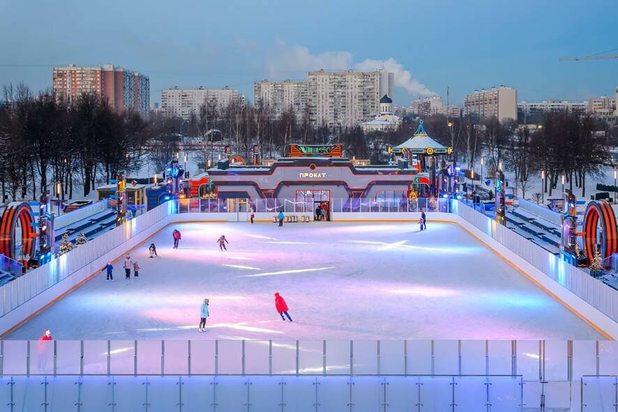 В Москве 354 спортплощадки для зимнего отдыха на базе образовательных организаций