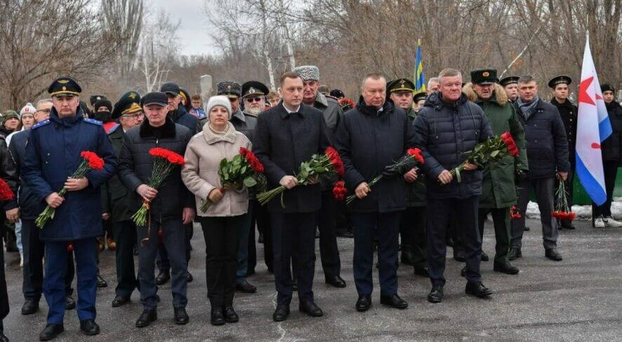 Губернатор Роман Бусаргин почтил память погибших бойцов в День неизвестного Солдата