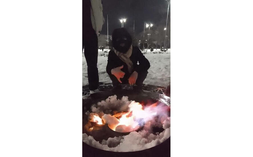 Несовершеннолетние закидали снегом «вечный огонь» в честь борцов революции 1917 года в Саратове
