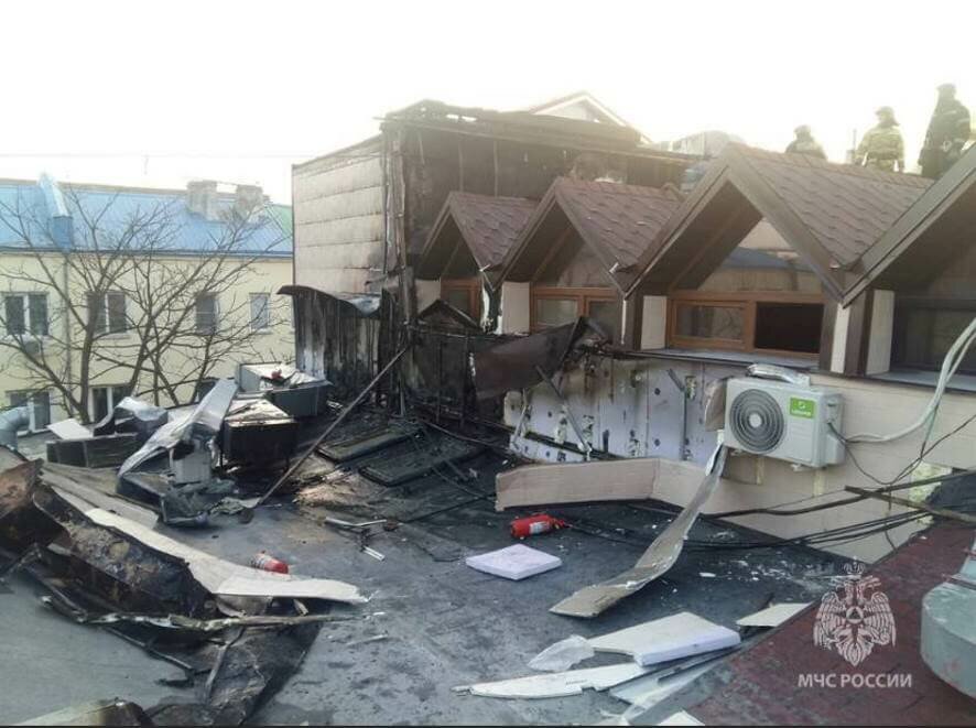 Во Владивостоке огнеборцы МЧС России ликвидировали открытое горение в кафе