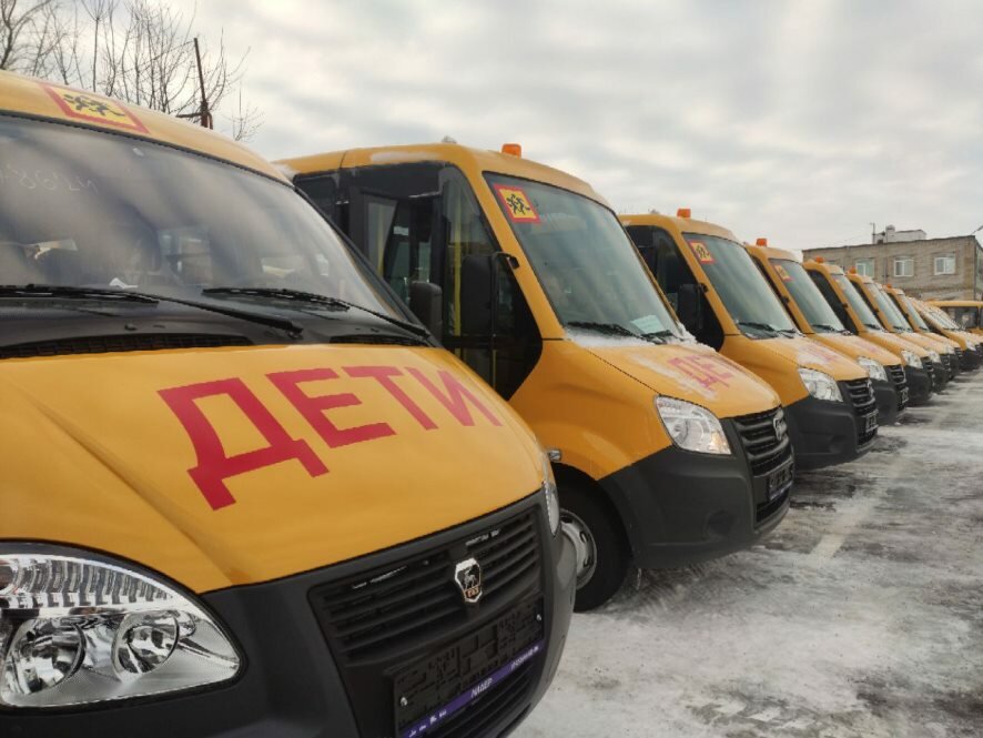 Новые школьные автобусы разъехались по районам Саратовской области — Бусаргин