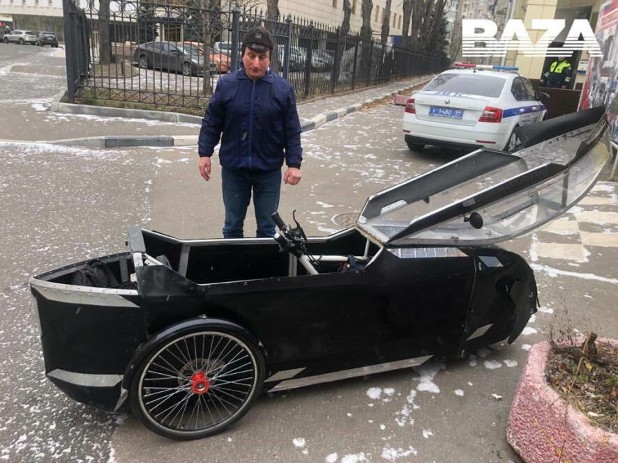 В Москве можно встретить Бэтмобиль веломобиль