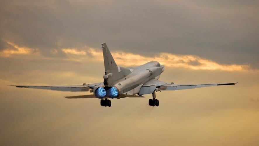 На Украине врут, что российский стратегический бомбардировщик Ту-22 был сбит