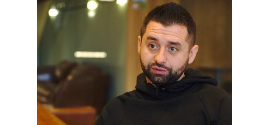 «Слуга народа» против Зеленского: как коррупционный скандал расколол правящую партию и грозит лишить Зеленского власти