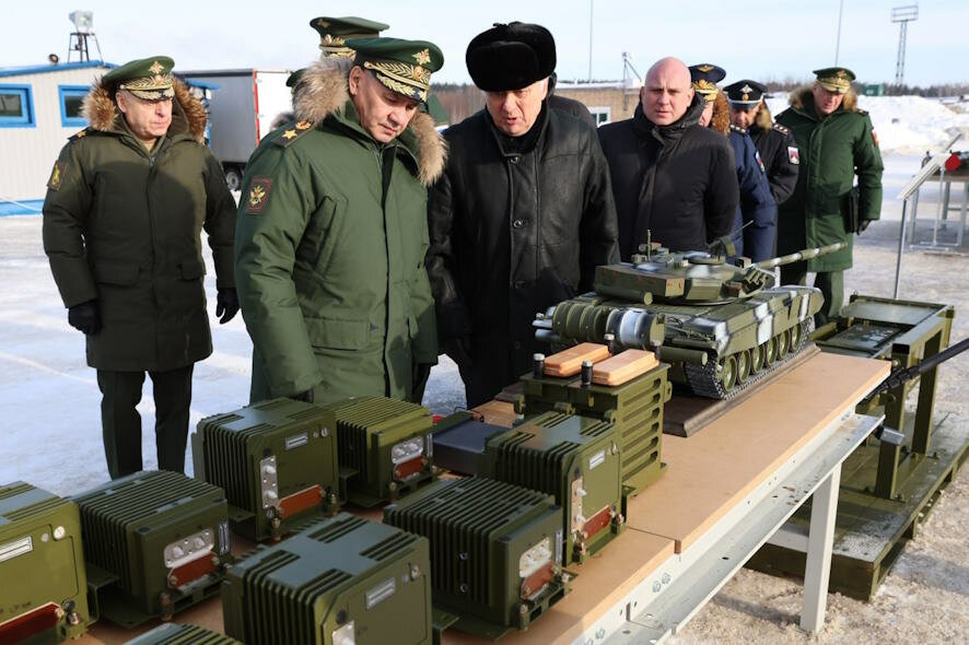 Сергей Шойгу проверил выполнение ГОЗ по производству ракетных комплексов в Подмосковье