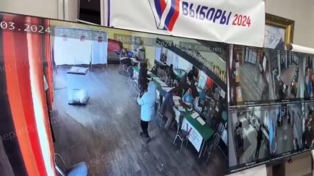 В Республике Алтай очередная провокаторша попыталась залить зеленкой бюллетени