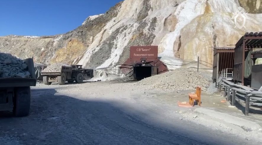 В Амурской области возбуждено уголовное дело по факту обрушения породы в шахте рудника
