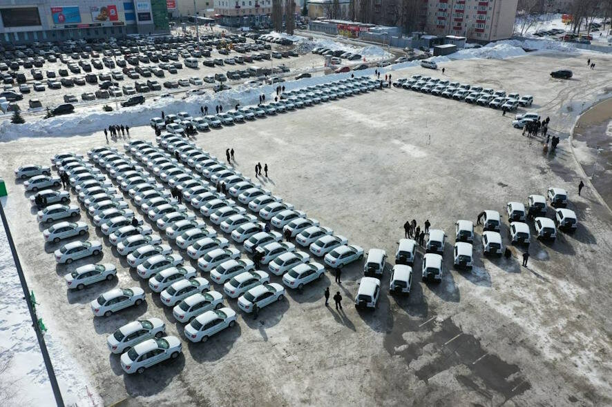 Медучреждениям Башкортостана переданы 163 автомобиля «Нива Тревел» и «Лада Гранта