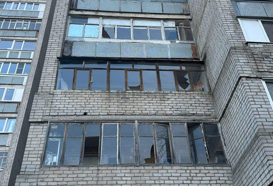 В результате атаки вражеских БПЛА в Воронеже есть повреждения жилого фонда и авто
