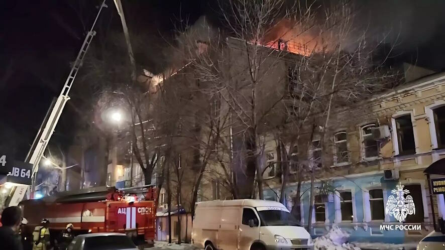В центре Саратова ночью горел дом