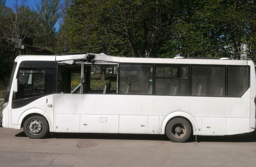 В результате атаки БПЛА на пассажирский автобус в ДНР пострадала женщина