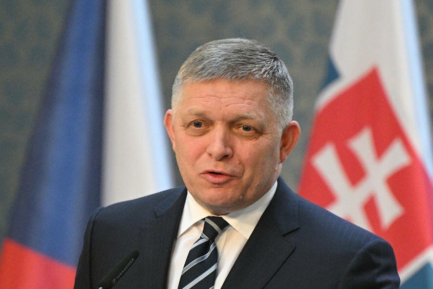 Роберт Фицо: Словакии будет против принятия Украины в НАТО