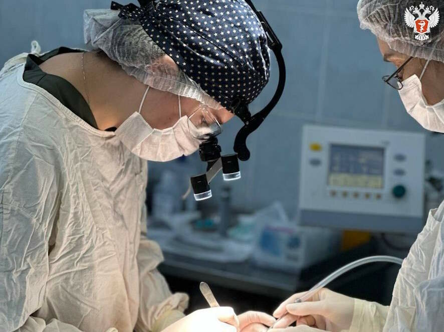 Хабаровские врачи провели реконструктивную операцию на челюсти с онкологической опухолью