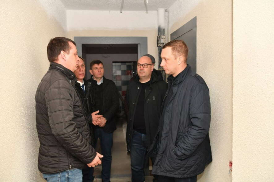Роман Бусаргин: Строители домов для саратовских врачей-онкологов приступили к отделочным работам
