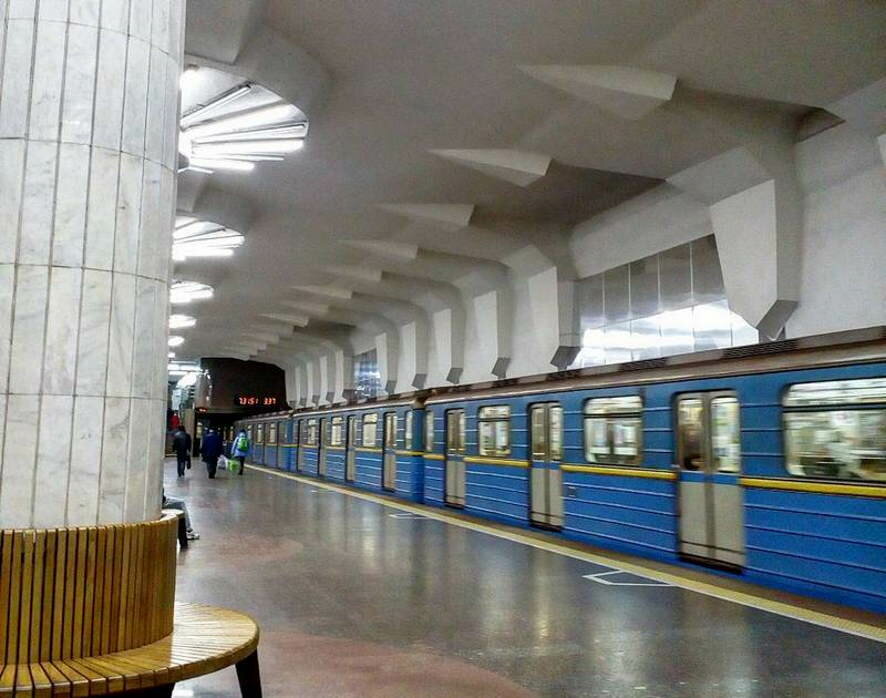 Поезда харьковского метро временно перестали ходить
