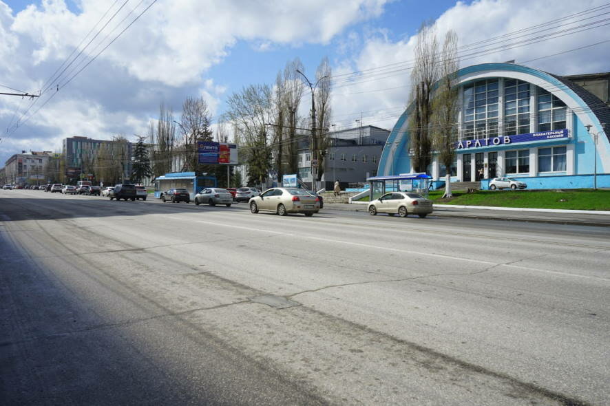 В Саратове за счет нацпроекта отремонтируют дорогу к бассейну и дворцу спорта
